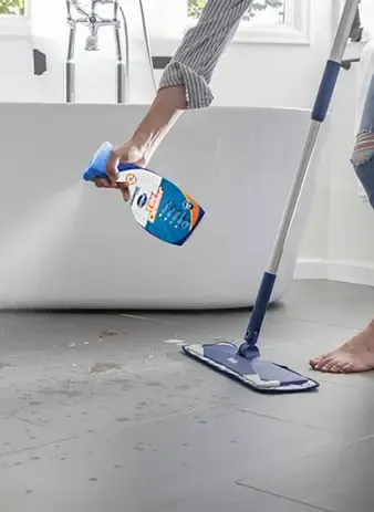 Gresbond Tile Cleaner bottle by Kajaria